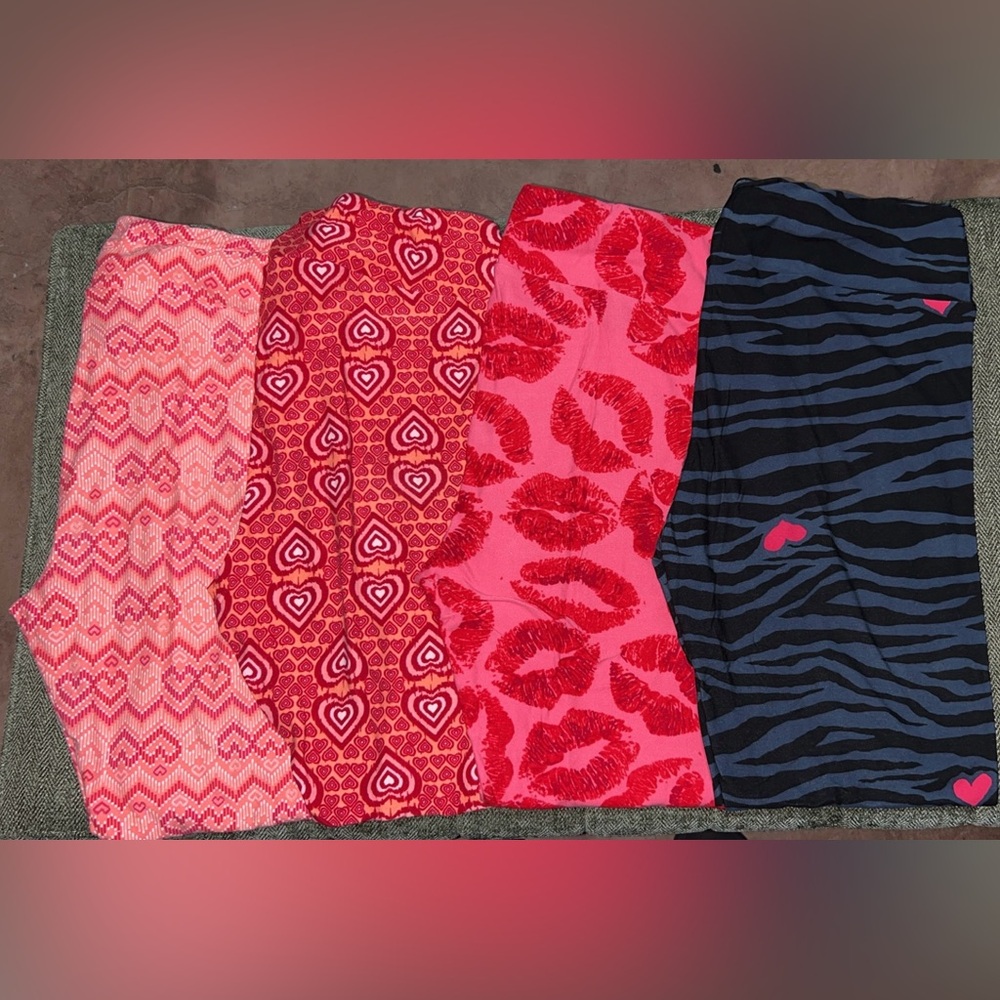 LuLaRoe Black, Navy & Hot Pink Patterned Leggings